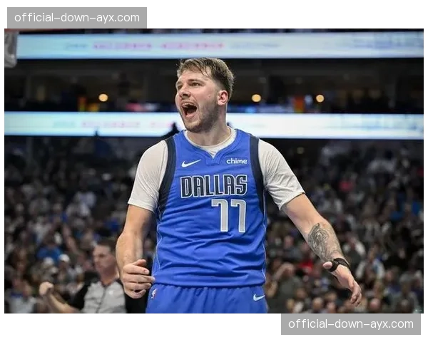 东契奇半场30分,独行侠以历史级别的单打效率压制掘金的团队传导 东契奇半场30分,独行侠以历史级别的单打效率压制掘金的团队传导