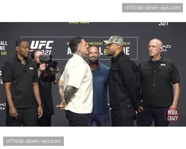 UFC重量级冠军阿斯皮纳尔与埃迪·赫恩合作，规划职业生涯商业发展